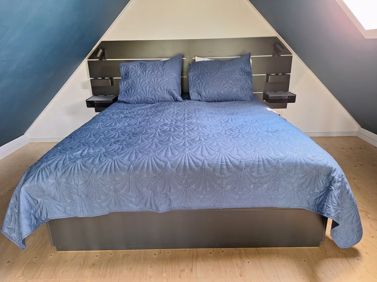 Slaapkamer met tweepersoonsbed