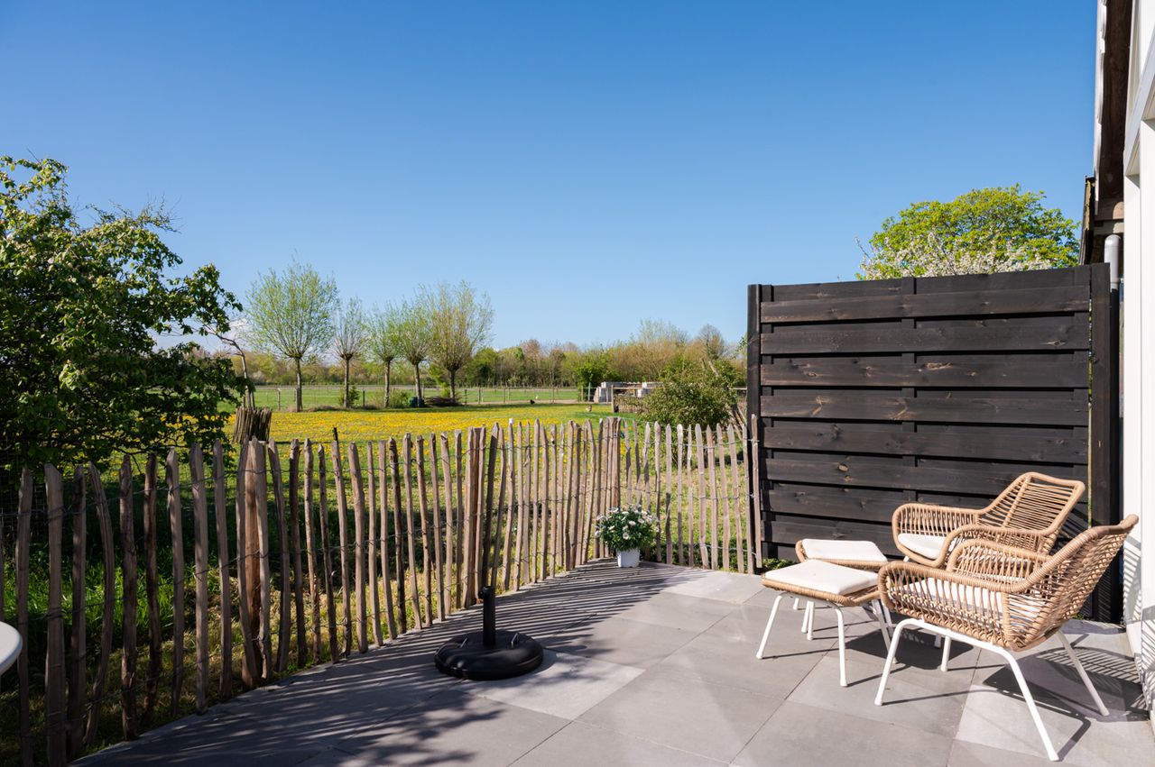 Terras met tuinmeubilair