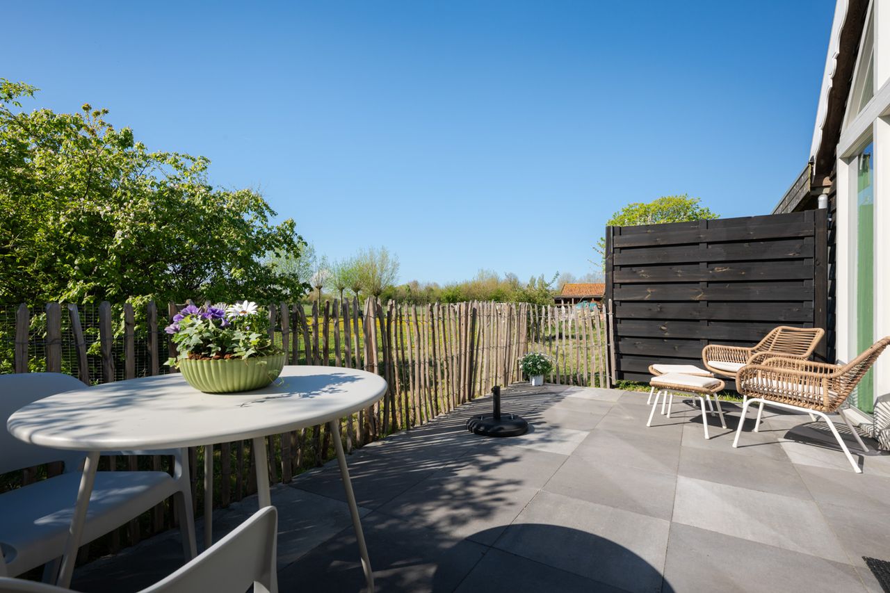 Terras met tuinmeubilair